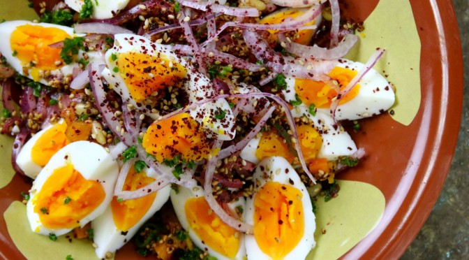 Instagram料理教室 茹で卵と赤玉ねぎとスマックのサラダ